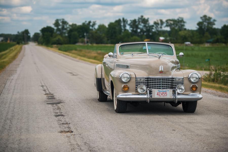  Cadillac Series 62 Convertible Coupe Deluxe (41-6267D) 1941 года  (фото 13 из 44)